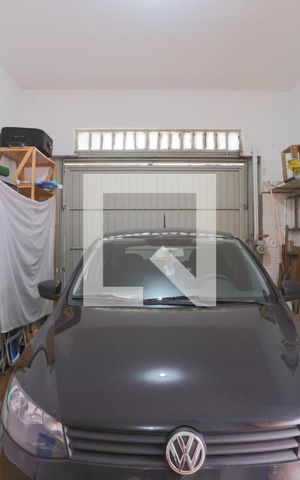 Casa à venda com 400m², 4 quartos e 2 vagas Casa à venda com 400m², 4 quartos e 2 vagasGaragem