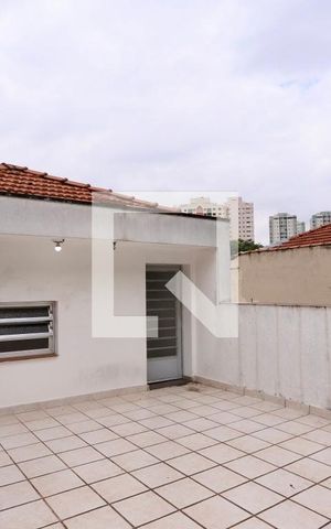 Casa à venda com 400m², 4 quartos e 2 vagas Casa à venda com 400m², 4 quartos e 2 vagasVaranda