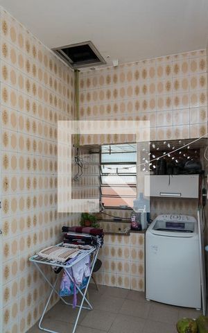 Casa à venda com 200m², 3 quartos e 5 vagas Casa à venda com 200m², 3 quartos e 5 vagasÁrea de Serviço