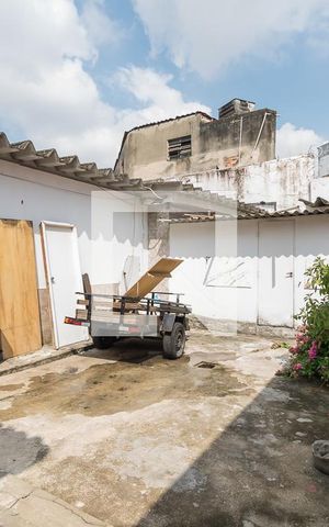 Casa à venda com 200m², 3 quartos e 5 vagas Casa à venda com 200m², 3 quartos e 5 vagasQuintal