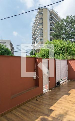Casa à venda com 200m², 3 quartos e 5 vagas Casa à venda com 200m², 3 quartos e 5 vagasVaranda da frente