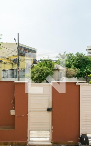 Casa à venda com 200m², 3 quartos e 5 vagas Casa à venda com 200m², 3 quartos e 5 vagasVista da Varanda da Sala