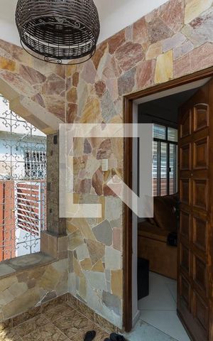 Casa à venda com 200m², 3 quartos e 5 vagas Casa à venda com 200m², 3 quartos e 5 vagasVaranda da Sala