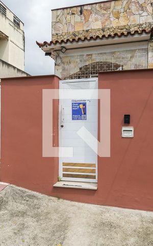 Casa à venda com 200m², 3 quartos e 5 vagas Casa à venda com 200m², 3 quartos e 5 vagasFachada