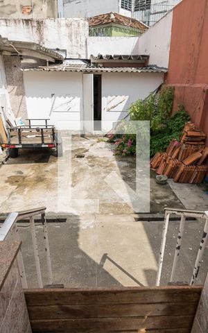 Casa à venda com 200m², 3 quartos e 5 vagas Casa à venda com 200m², 3 quartos e 5 vagasVista da Área de Serviço
