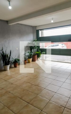 Casa à venda com 173m², 4 quartos e 3 vagas Casa à venda com 173m², 4 quartos e 3 vagasGaragem