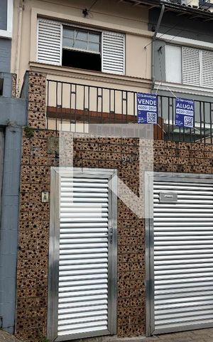 Casa à venda com 120m², 2 quartos e 1 vagaFachada
