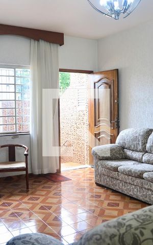 Casa à venda com 120m², 2 quartos e 1 vaga Casa à venda com 120m², 2 quartos e 1 vagaSala