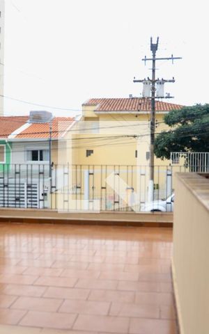 Casa à venda com 120m², 2 quartos e 1 vaga Casa à venda com 120m², 2 quartos e 1 vagaVaranda
