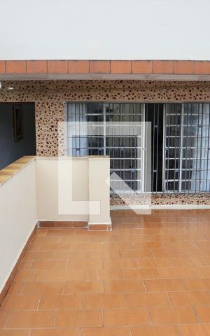 Casa à venda com 120m², 2 quartos e 1 vaga Casa à venda com 120m², 2 quartos e 1 vagaVaranda