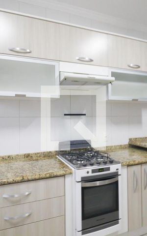 Casa à venda com 245m², 6 quartos e 3 vagas Casa à venda com 245m², 6 quartos e 3 vagasCozinha