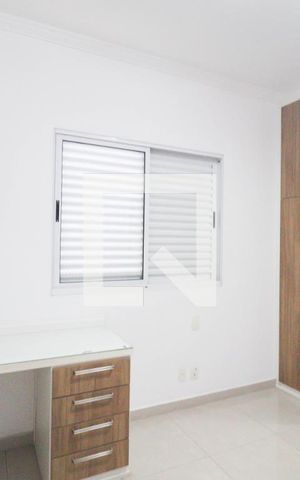 Casa à venda com 245m², 6 quartos e 3 vagas Casa à venda com 245m², 6 quartos e 3 vagasQuarto 2