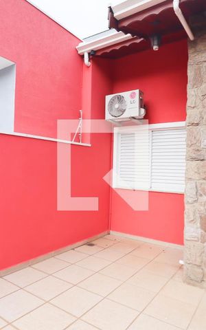Casa à venda com 245m², 6 quartos e 3 vagas Casa à venda com 245m², 6 quartos e 3 vagasQuintal