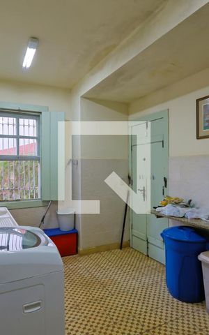 Casa de condomínio à venda com 400m², 3 quartos e 4 vagas Casa de condomínio à venda com 400m², 3 quartos e 4 vagasÁrea de Serviço
