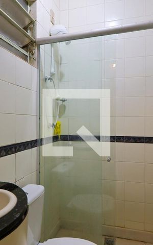 Casa de condomínio à venda com 400m², 3 quartos e 4 vagas Casa de condomínio à venda com 400m², 3 quartos e 4 vagasBanheiro da Área de Serviço