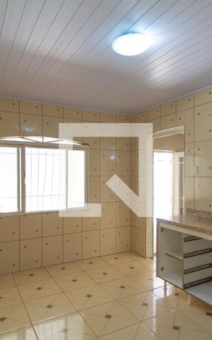 Casa à venda com 300m², 2 quartos e 3 vagas Casa à venda com 300m², 2 quartos e 3 vagasCozinha