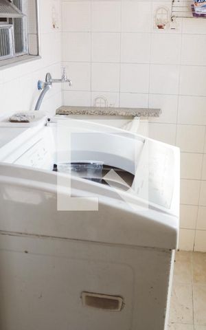 Casa à venda com 450m², 4 quartos e 5 vagas Casa à venda com 450m², 4 quartos e 5 vagasÁrea de Serviço