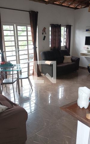 Casa de condomínio à venda com 130m², 3 quartos e 2 vagas Casa de condomínio à venda com 130m², 3 quartos e 2 vagasSala