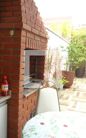 Casa à venda com 195m², 4 quartos e 3 vagasChurrasqueira