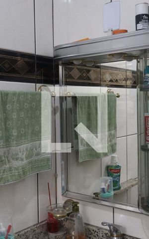 Casa à venda com 320m², 2 quartos e 2 vagasBanheiro da Suíte 2