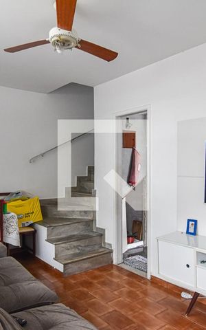 Casa de condomínio à venda com 215m², 4 quartos e 1 vaga Casa de condomínio à venda com 215m², 4 quartos e 1 vagaSala
