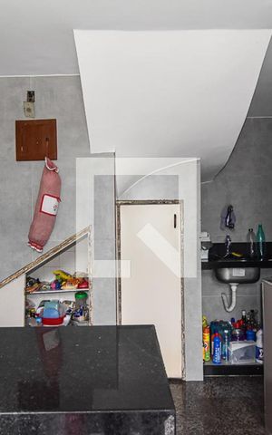 Casa de condomínio à venda com 215m², 4 quartos e 1 vaga Casa de condomínio à venda com 215m², 4 quartos e 1 vagaCozinha