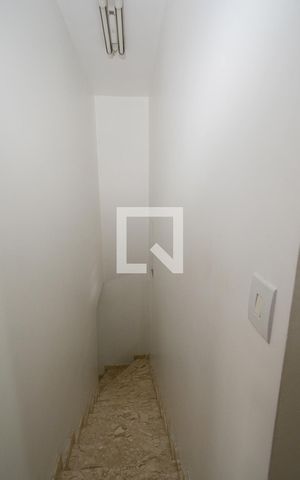 Casa à venda com 115m², 3 quartos e 2 vagasEscada