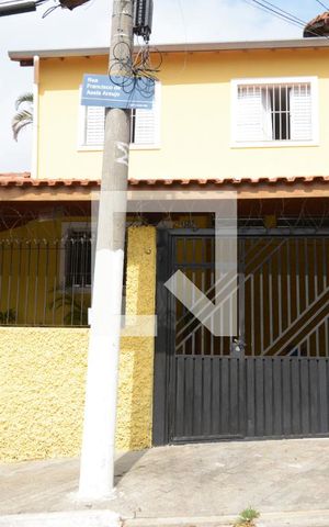 Casa à venda com 115m², 3 quartos e 2 vagasFachada