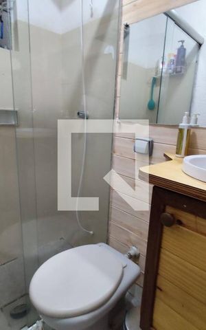 Casa à venda com 200m², 2 quartos e sem vaga Casa à venda com 200m², 2 quartos e sem vagabanheiro