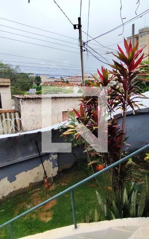 Casa à venda com 200m², 2 quartos e sem vaga Casa à venda com 200m², 2 quartos e sem vagaVaranda