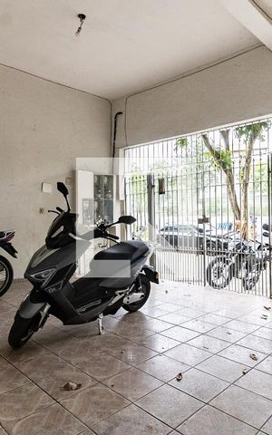 Casa à venda com 144m², 5 quartos e 2 vagas Casa à venda com 144m², 5 quartos e 2 vagasGaragem