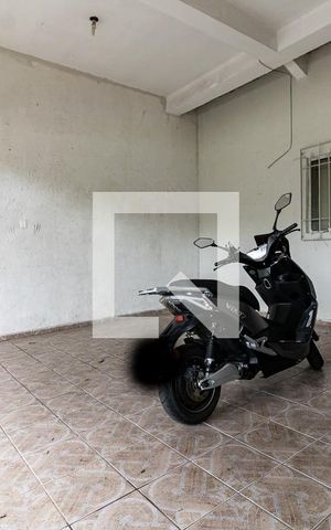 Casa à venda com 144m², 5 quartos e 2 vagas Casa à venda com 144m², 5 quartos e 2 vagasGaragem