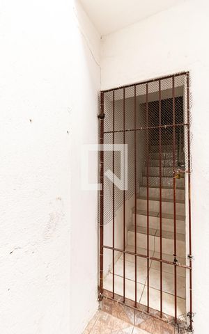 Casa à venda com 144m², 5 quartos e 2 vagas Casa à venda com 144m², 5 quartos e 2 vagasEntrada da Casa 4