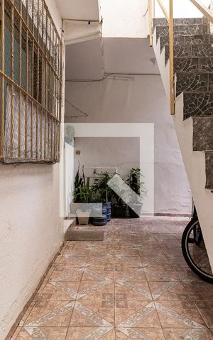 Casa à venda com 144m², 5 quartos e 2 vagas Casa à venda com 144m², 5 quartos e 2 vagasCorredor