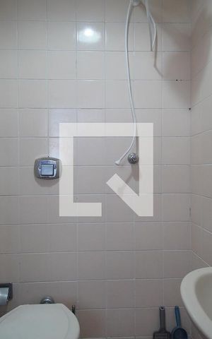 Apartamento à venda com 87m², 2 quartos e sem vaga Apartamento à venda com 87m², 2 quartos e sem vagaBanheiro de serviço