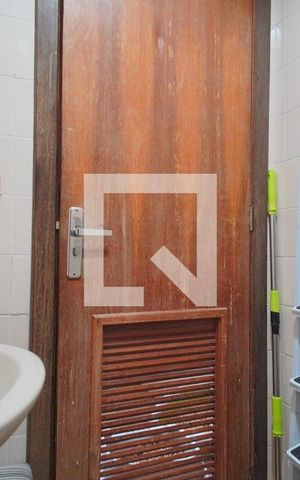 Apartamento à venda com 87m², 2 quartos e sem vaga Apartamento à venda com 87m², 2 quartos e sem vagaBanheiro de serviço