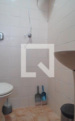 Apartamento à venda com 87m², 2 quartos e sem vaga Apartamento à venda com 87m², 2 quartos e sem vagaBanheiro de serviço
