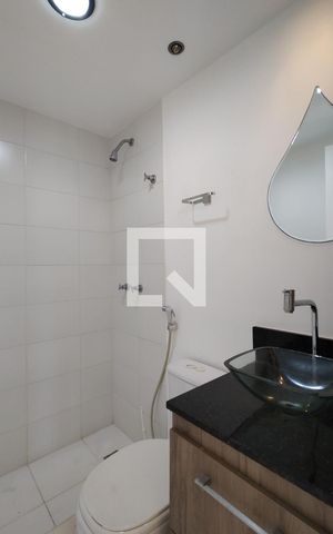 Apartamento à venda com 78m², 2 quartos e 1 vagaBanheiro Social