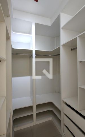 Apartamento à venda com 78m², 2 quartos e 1 vagaCloset da suíte