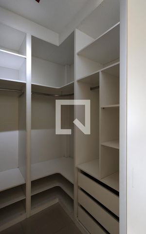Apartamento à venda com 78m², 2 quartos e 1 vagaCloset da suíte