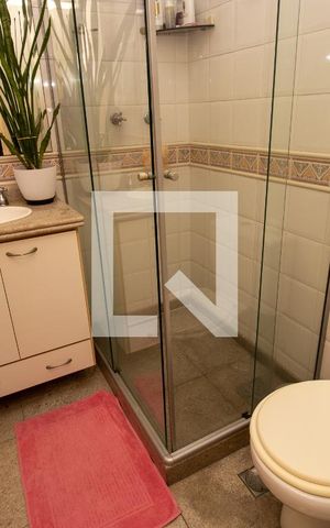 Apartamento à venda com 102m², 2 quartos e 2 vagas Apartamento à venda com 102m², 2 quartos e 2 vagasBanheiro social