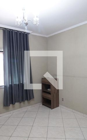 Casa à venda com 200m², 3 quartos e 2 vagasSuite