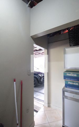 Casa à venda com 200m², 3 quartos e 2 vagasQuarto de Serviço