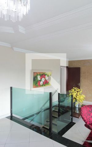 Casa à venda com 200m², 3 quartos e 2 vagasSala