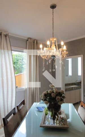 Casa à venda com 200m², 3 quartos e 2 vagasCopa