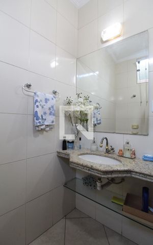 Casa à venda com 200m², 3 quartos e 2 vagasBanheiro Social
