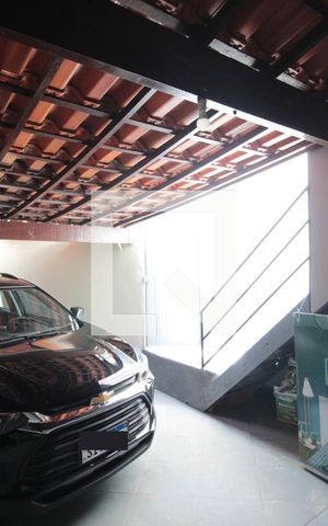 Casa à venda com 200m², 3 quartos e 2 vagasGaragem