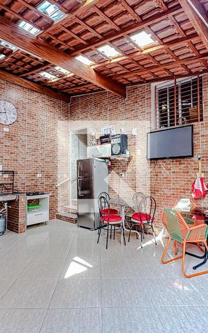 Casa à venda com 120m², 2 quartos e 1 vagaÁrea externa