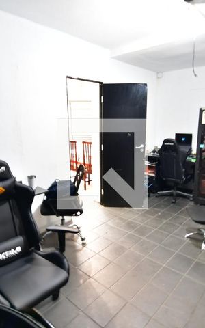 Casa à venda com 250m², 5 quartos e 4 vagasSala 2
