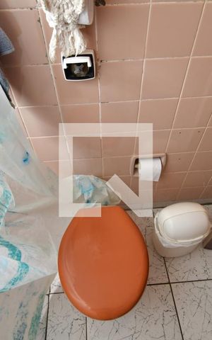Casa à venda com 250m², 5 quartos e 4 vagasBanheiro 1